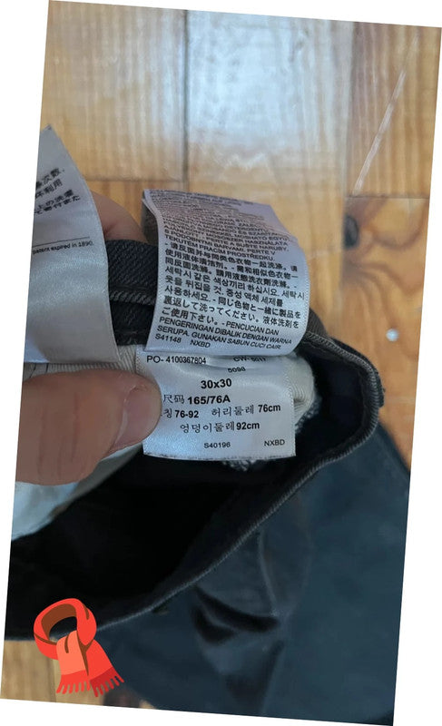 đź›’Jean Levi's 513 W30 L30đź›’