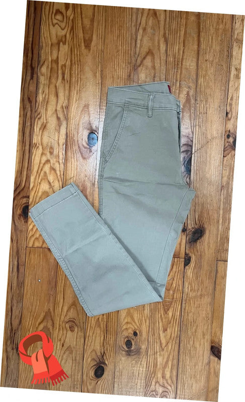 đź›’Jean Levi's Chino W29 L32đź›’