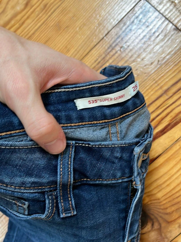 đź›’Jeans Levi's W25 L30đź›’