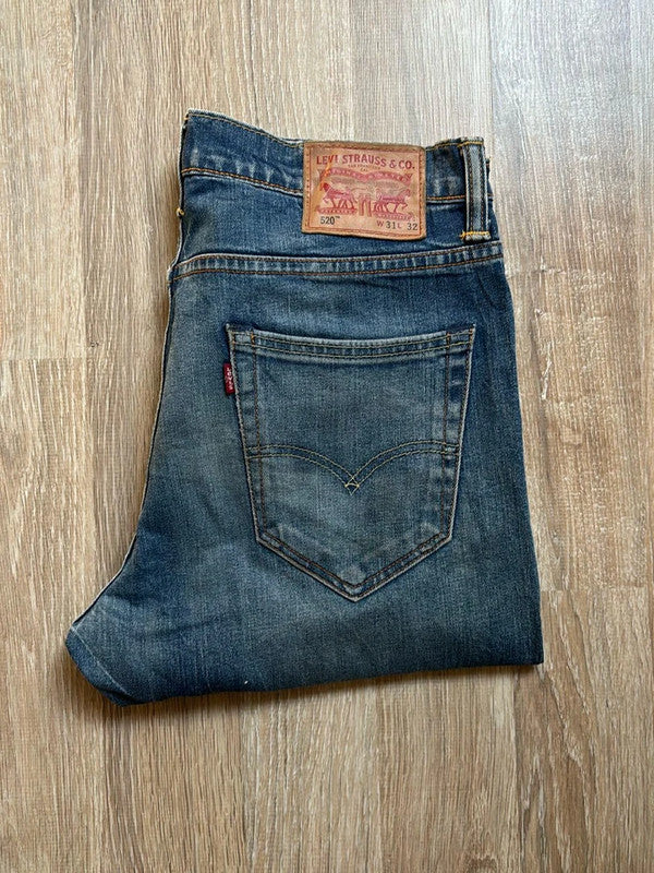 đź›’Jeans Levi's 520 W31 L32đź›’