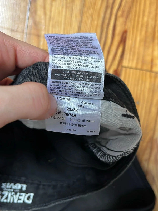 đź›’Jeans Levi's W29 L32đź›’