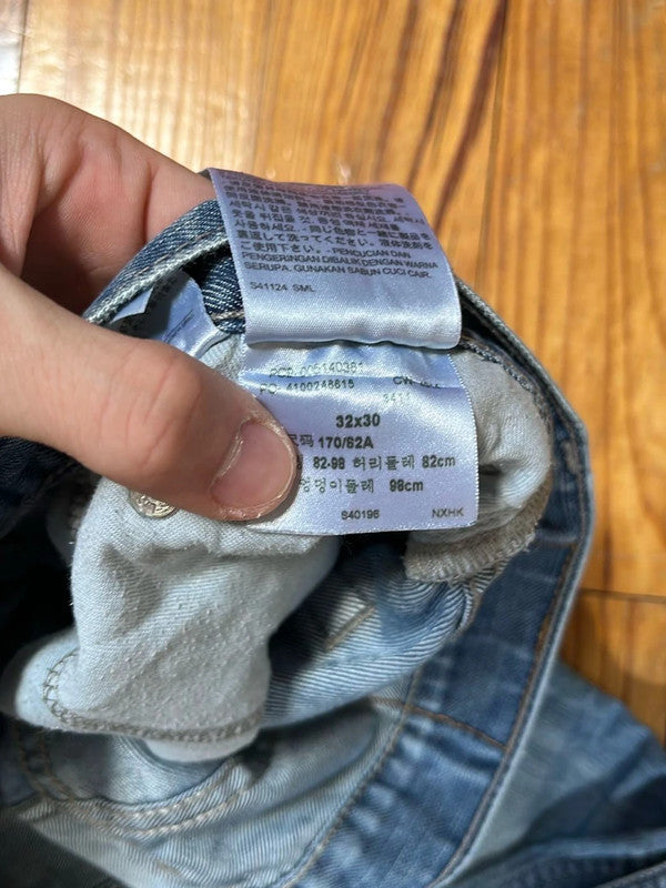 đź›’Jeans Levi's W32 L30đź›’