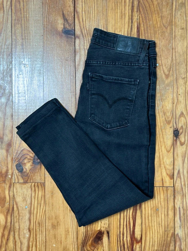 đź›’Jeans Levi's W28 L30đź›’