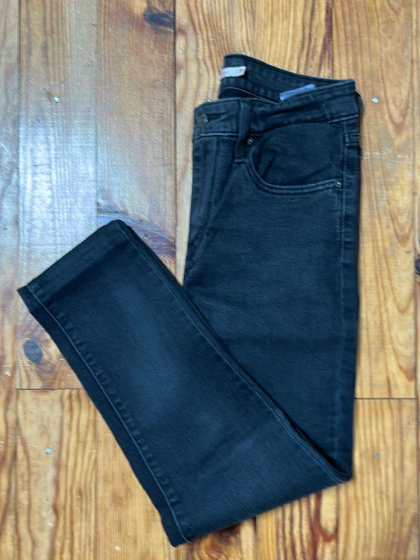 đź›’Jeans Levi's W28 L30đź›’