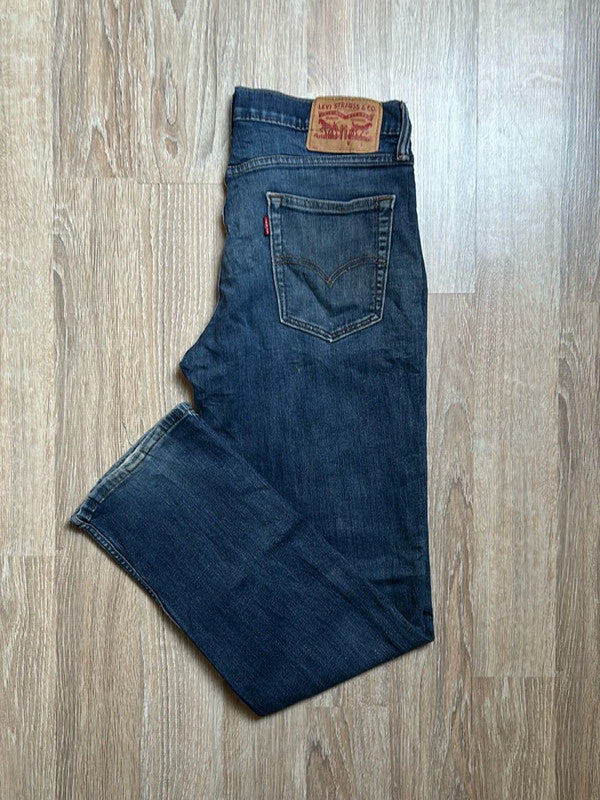 đź›’Jeans Levi's W32 L32đź›’