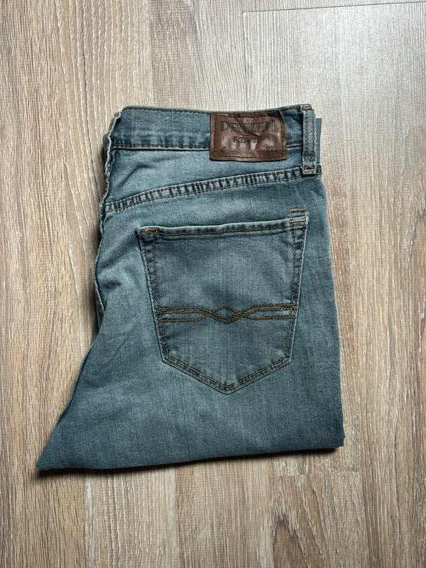 đź›’Jeans Levi's W32 L30đź›’