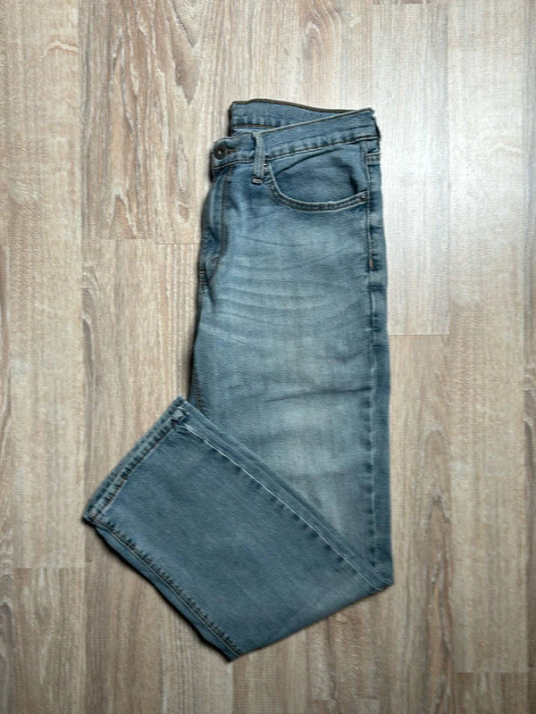 đź›’Jeans Levi's W32 L30đź›’