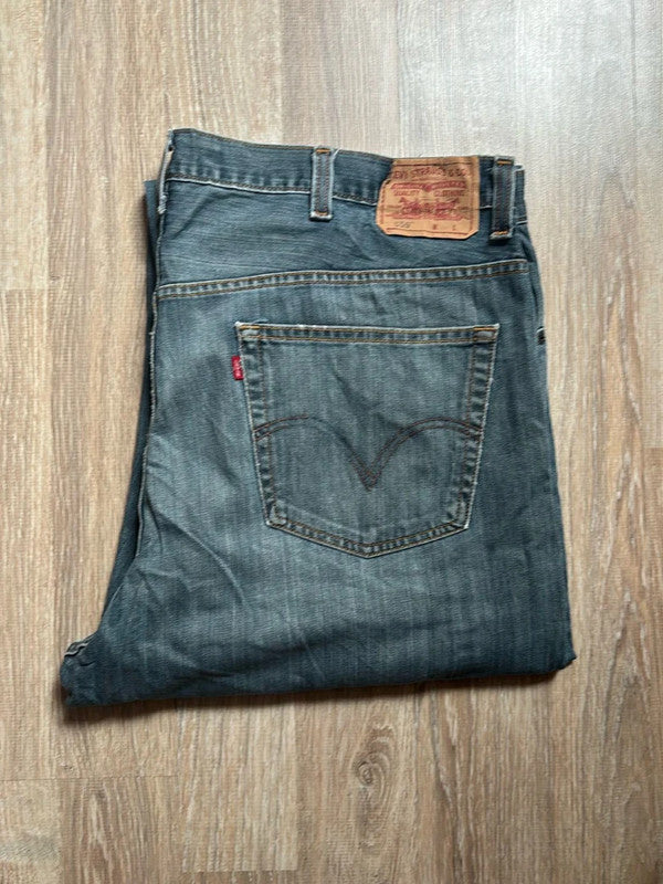 đź›’Jeans Levi's 559 W46 L34đź›’