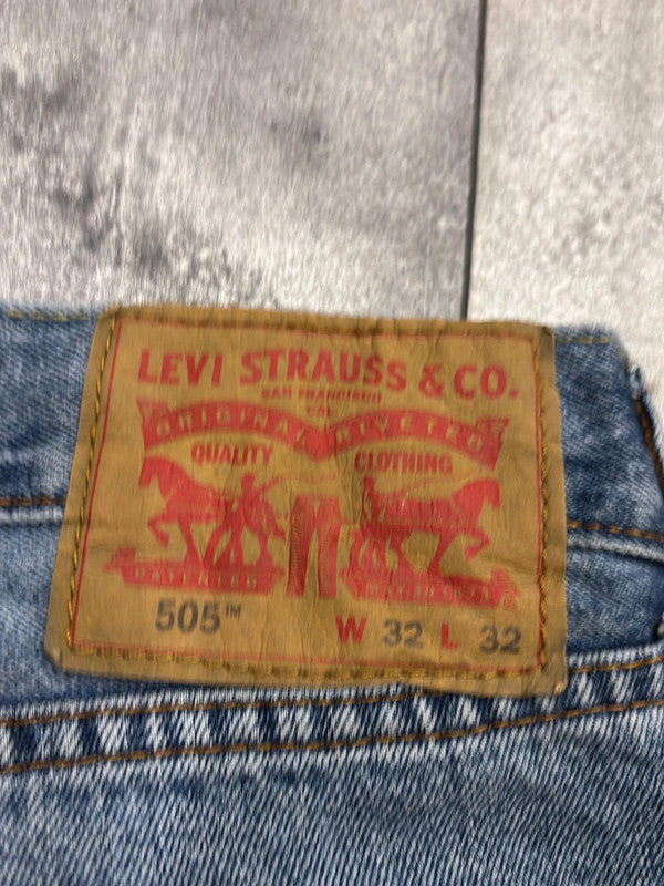 đź›’Short en jean Levi's 505 W32đź›’