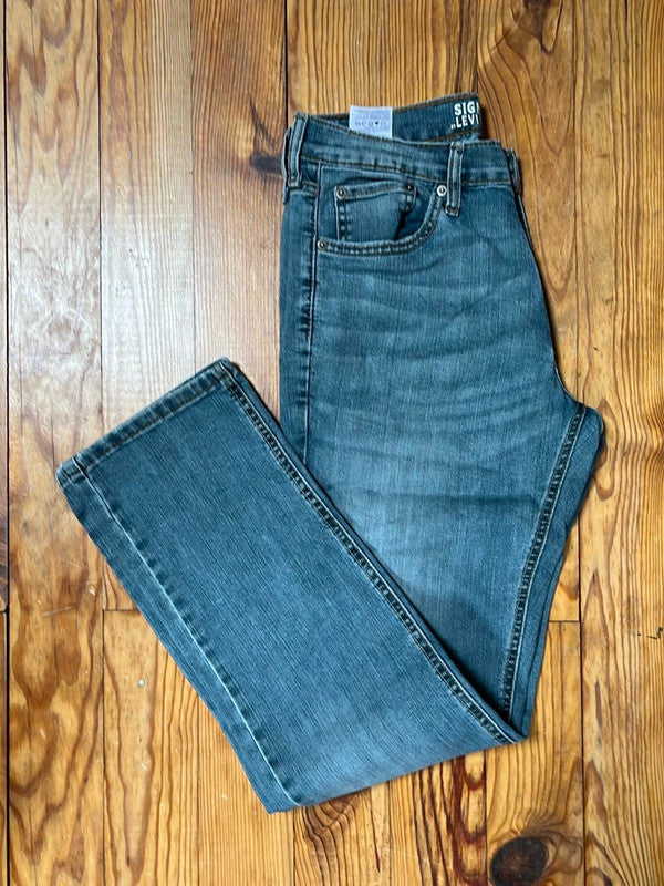 đź›’Jeans Levi's W29 L32đź›’