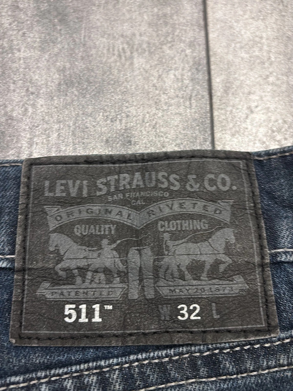đź›’Short Levi's 511 W32đź›’