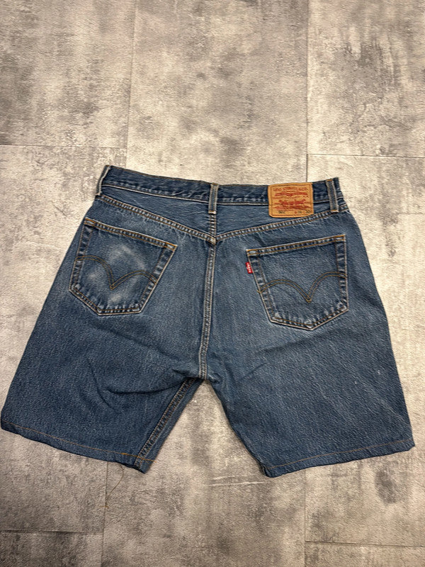 đź›’Short en jean Levi's 501 W36đź›’
