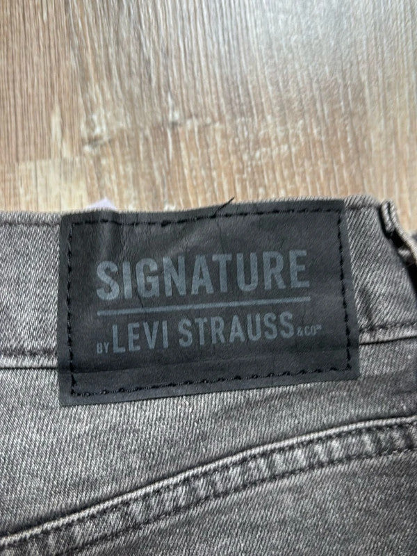 đź›’Short Levi's W34đź›’
