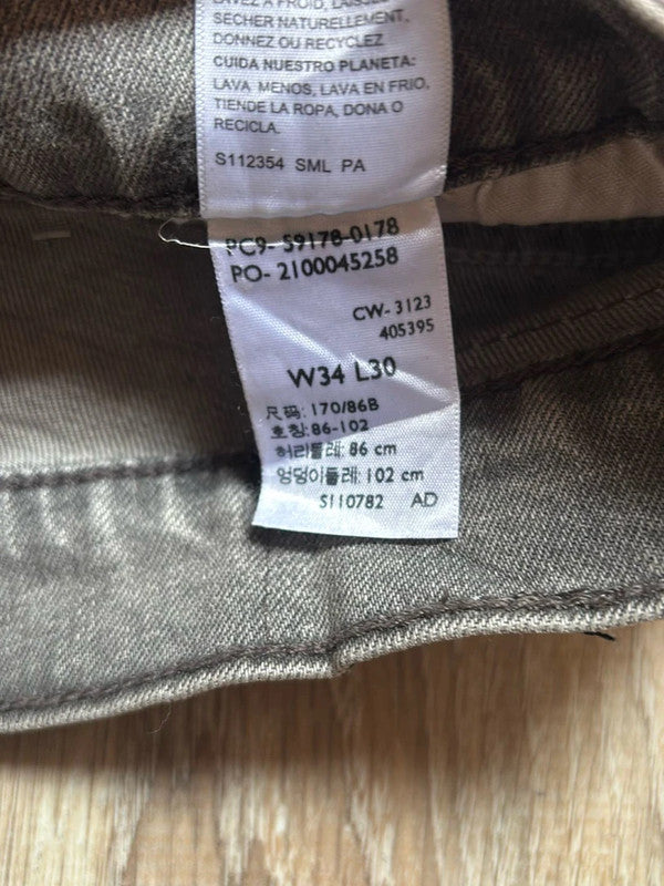 đź›’Short Levi's W34đź›’