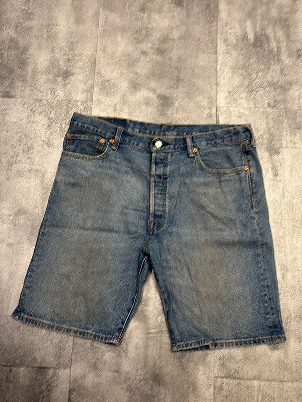 đź›’Short en jean Levi's 501 W36đź›’