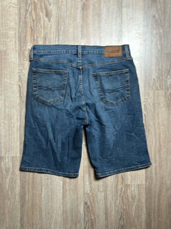 đź›’Short en jean Levi's W34đź›’