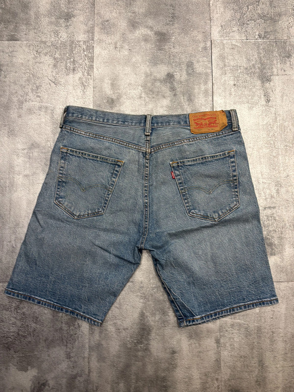 đź›’Short en jean Levi's 501 W36đź›’