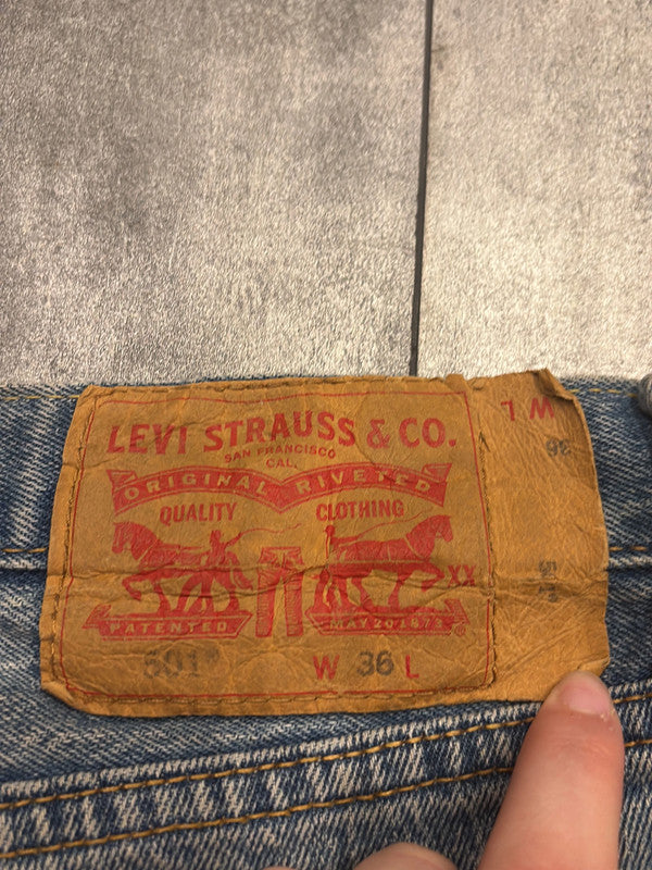 đź›’Short en jean Levi's 501 W36đź›’
