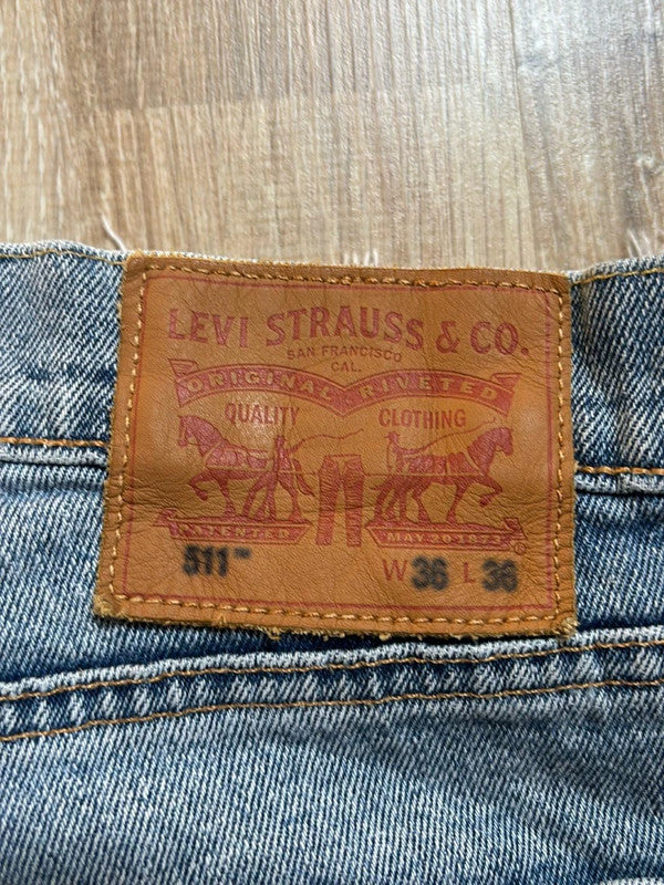 đź›’Short en jean Levi's 511 W36đź›’