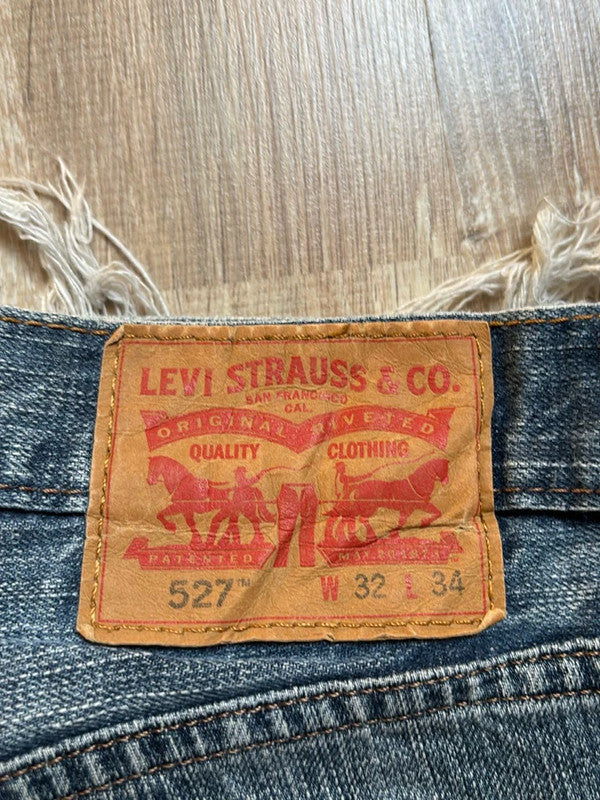 đź›’Short en jean Levi's 527 W32đź›’