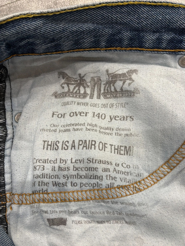 đź›’Short en jean Levi's 505 W36đź›’