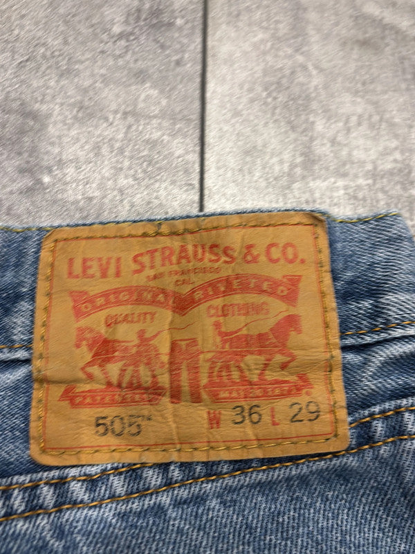 đź›’Short en jean Levi's 505 W36đź›’