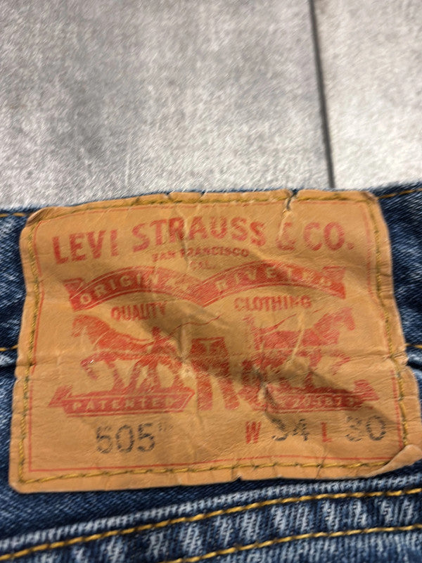 đź›’Short en jean Levi's 505 W34đź›’