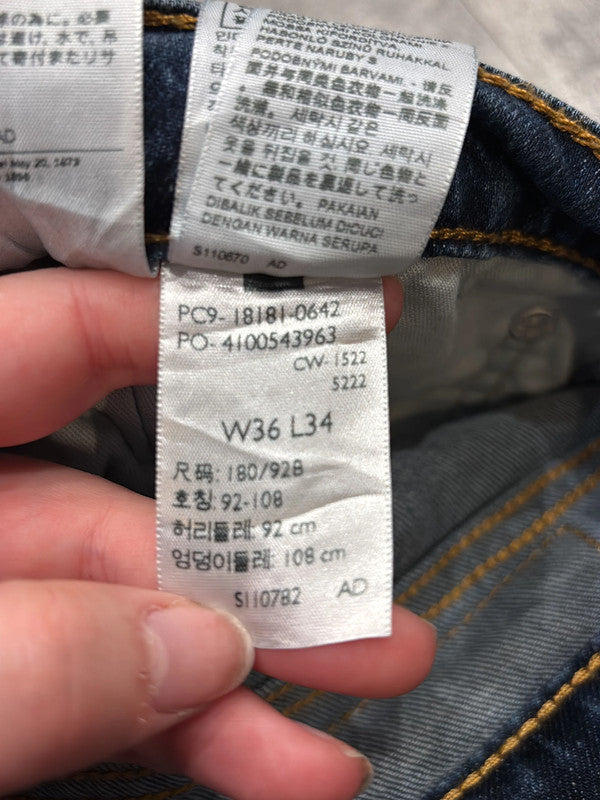 đź›’Short en jean Levi's 541 W36đź›’