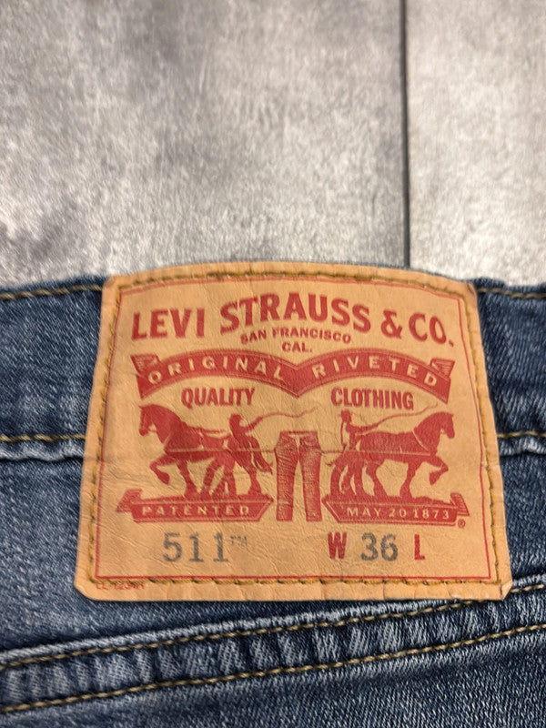 đź›’Short en jean Levi's 511 W36đź›’