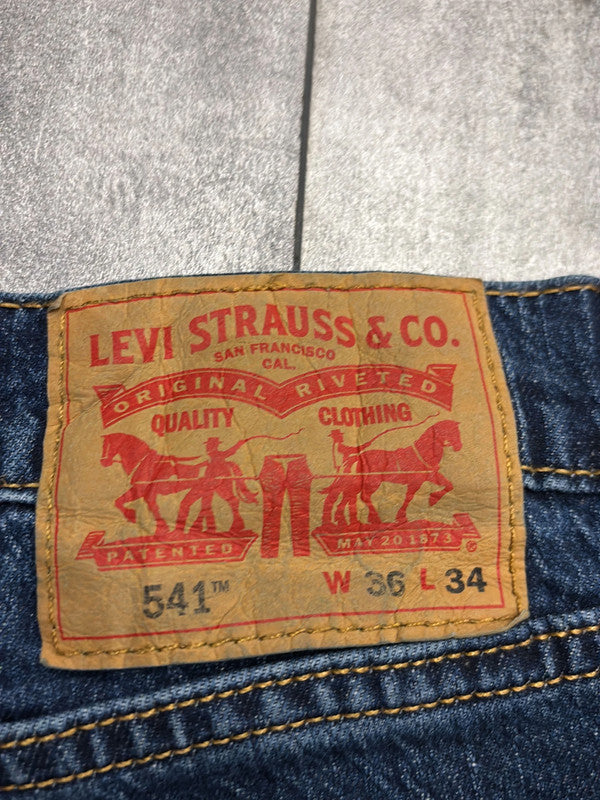 đź›’Short en jean Levi's 541 W36đź›’