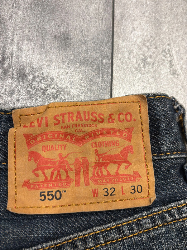 đź›’Short en jean Levi's 550 W32 đź›’