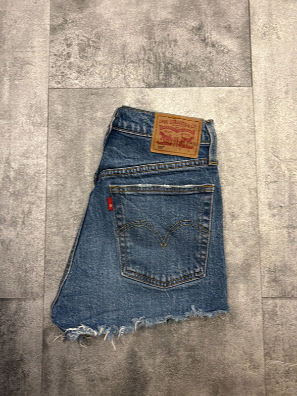 🛒Short en jean Levi's 501 W25🛒