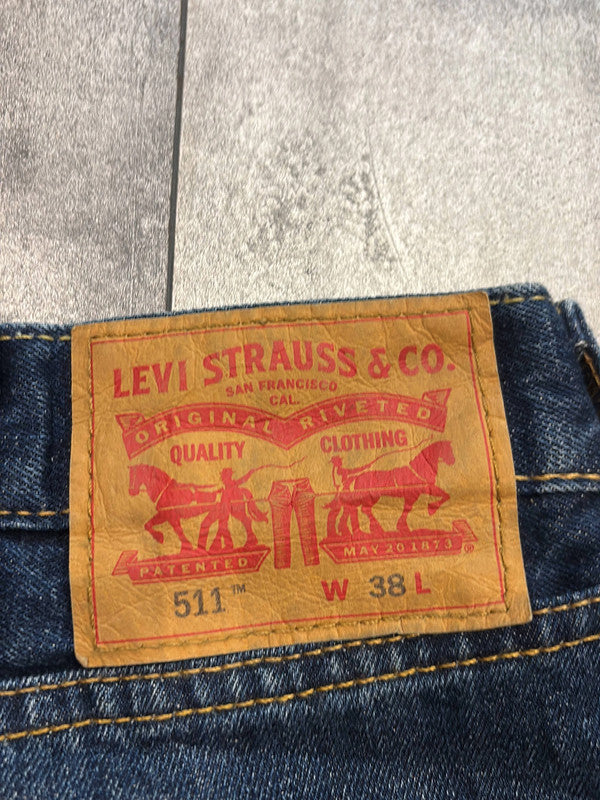 đź›’Short en jean Levi's 511 W38đź›’