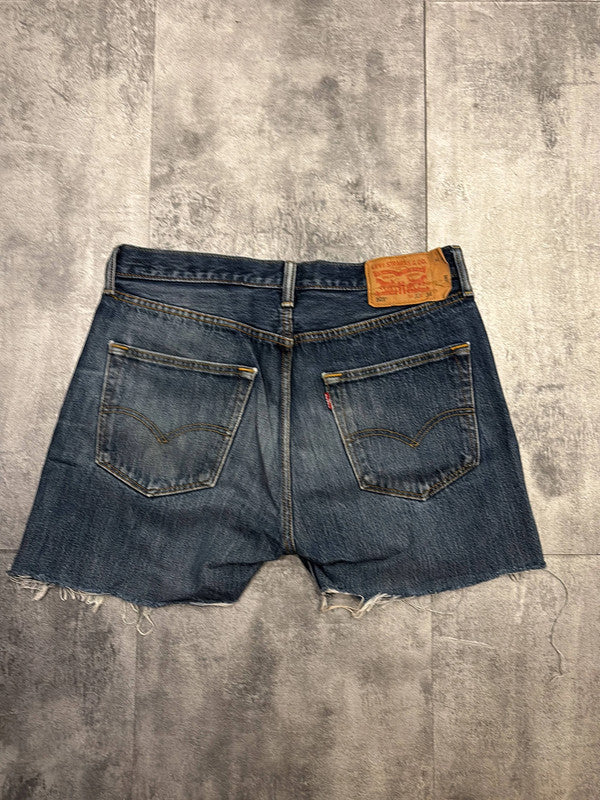 đź›’Short en jean Levi's 501 W32đź›’