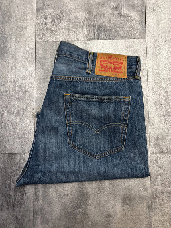 đź›’Short en jean Levi's 501 W38đź›’