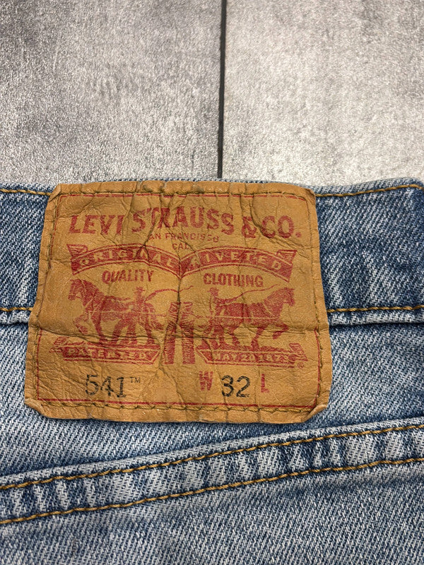 đź›’Short en jean Levi's 541 W32đź›’