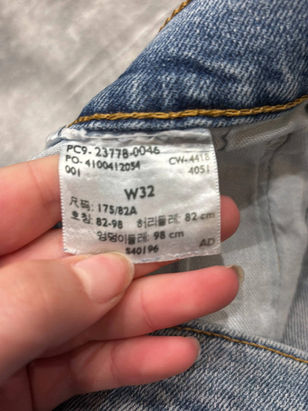 đź›’Short en jean Levi's 541 W32đź›’