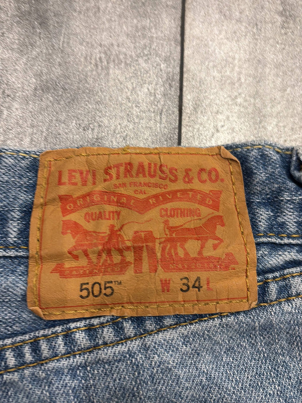 đź›’Short en jean Levi's 505 W34đź›’