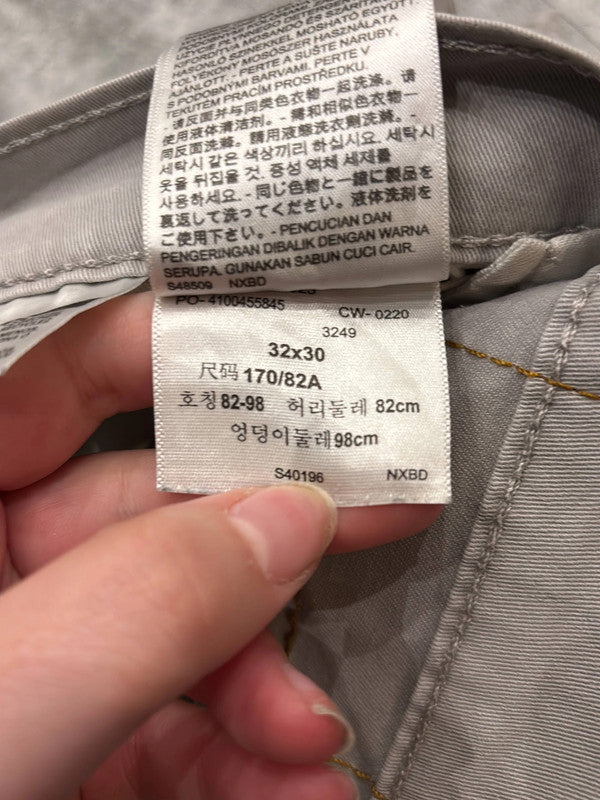 đź›’Short Levi's 502 W32đź›’