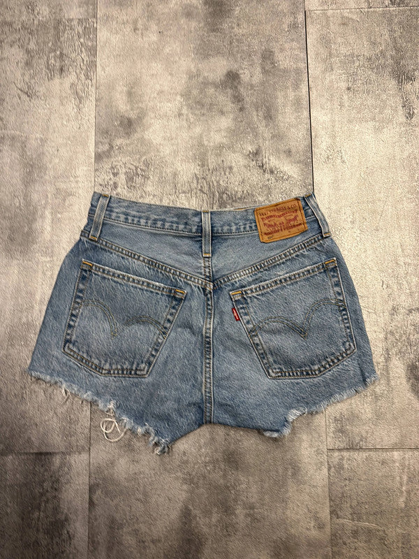 đź›’Short en jean Levi's 501 W24đź›’