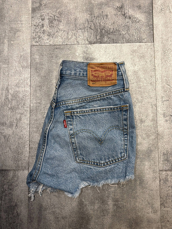 đź›’Short en jean Levi's 501 W24đź›’