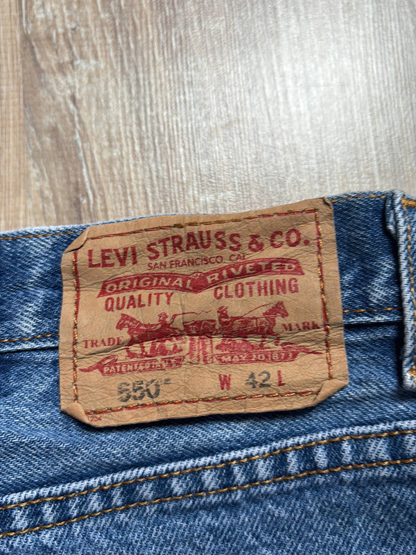 đź›’Short en jean Levi's 550 W42đź›’