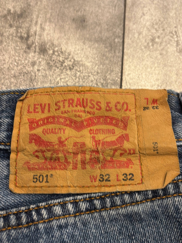 đź›’Short en jean Levi's 501 W32đź›’