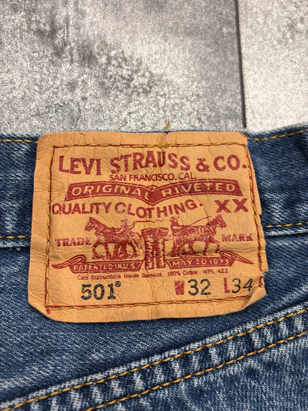 đź›’Short en jean Levi's 501 W32đź›’