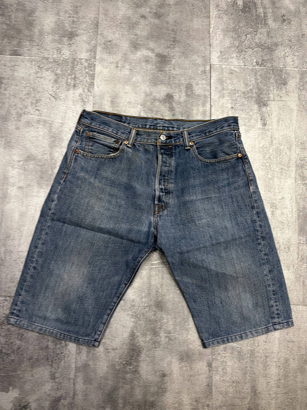 đź›’Short en jean Levi's 501 W34đź›’