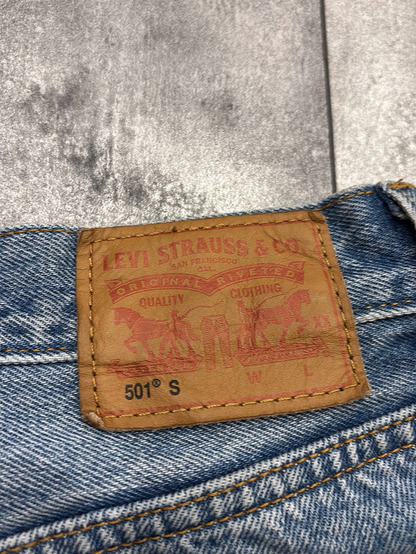 đź›’Short en jean Levi's 501 W32đź›’