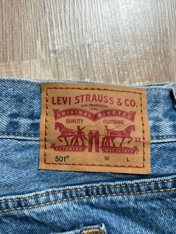 đź›’Short en jean Levi's 501 W28 đź›’