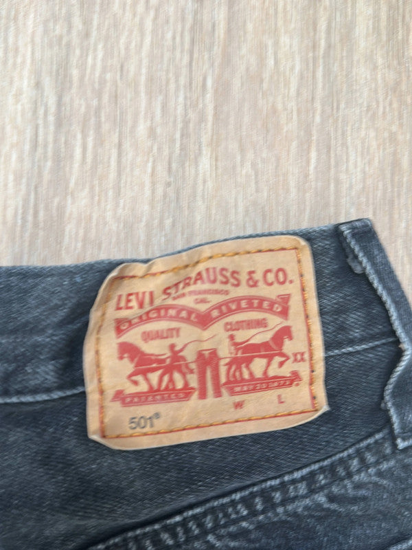 đź›’Short Levi's 501 W24đź›’(2E666)