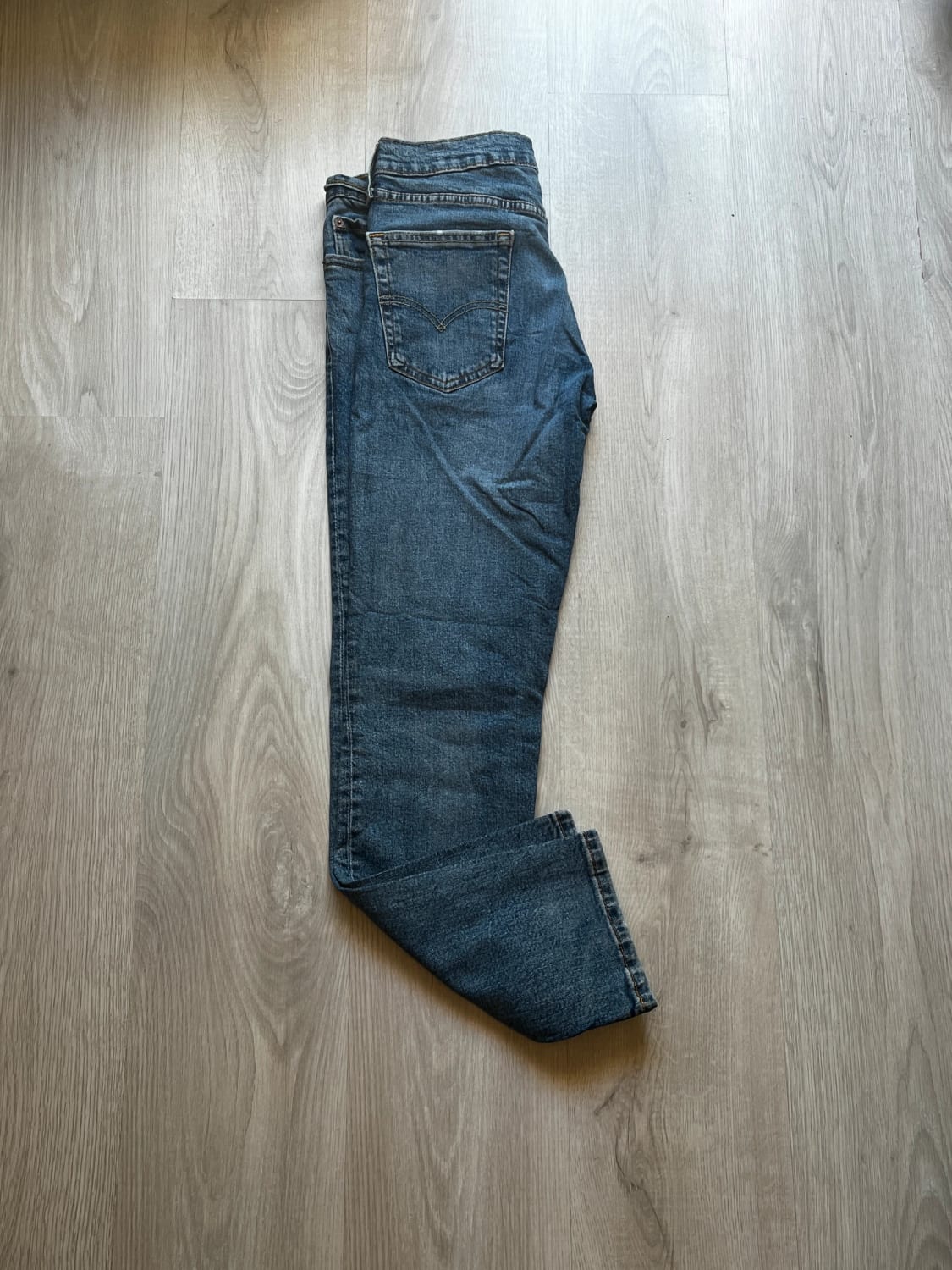 đź›’Jeans Levi's W32 L30đź›’