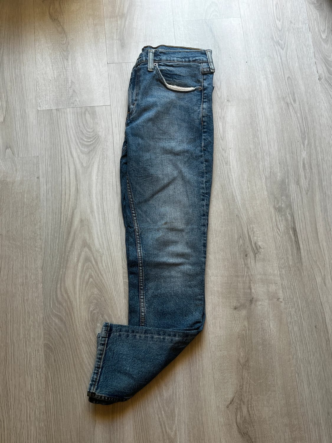 đź›’Jeans Levi's W32 L30đź›’
